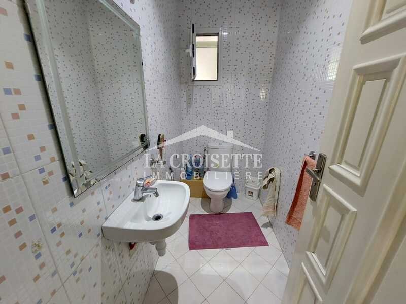 Appartement S+4 à La Soukra